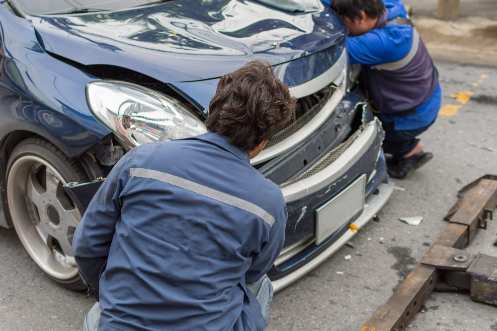 When Should You Call Roadside Assistance Services?